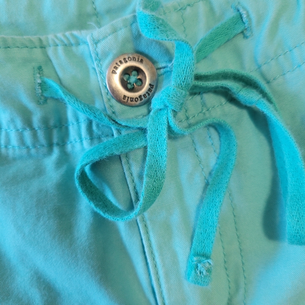 Patagonia Womens Aqua Green Shorts 2 EUC - Picture 3 of 9